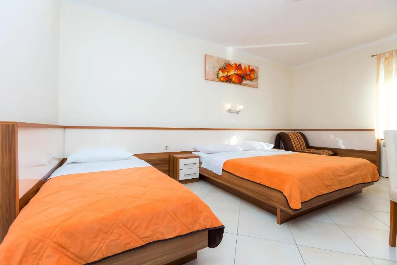 Bed and Breakfast Pansion Croatia à Starigrad Paklenica