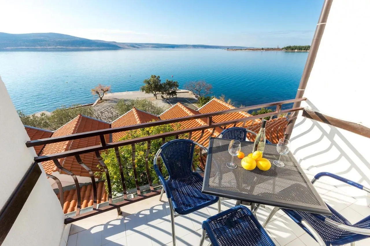 Bed and Breakfast Pansion Croatia à Starigrad Paklenica Couette-café