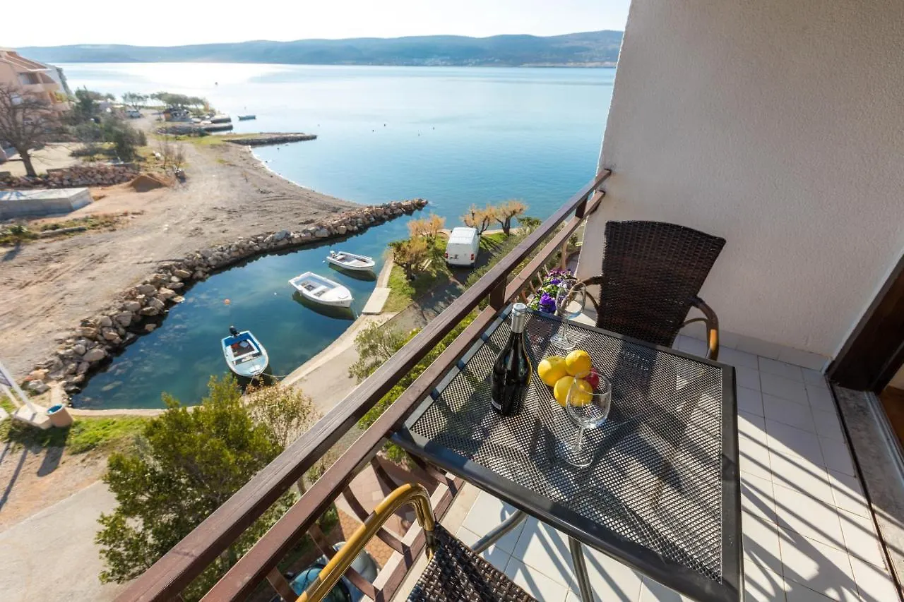 Bed and Breakfast Pansion Croatia à Starigrad Paklenica Couette-café